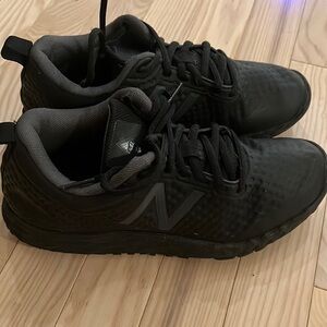 Non slip new balance size 7